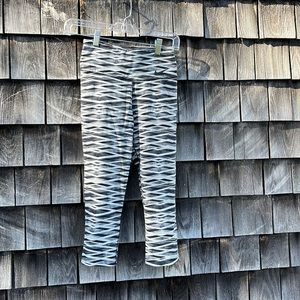 Nike drifit xtra small leggings black white snd gray